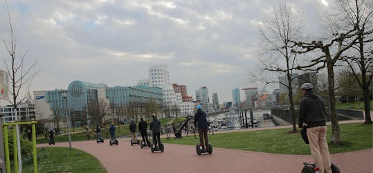 Tour guidato della città e del Reno in Segway™ di Düsseldorf XXL